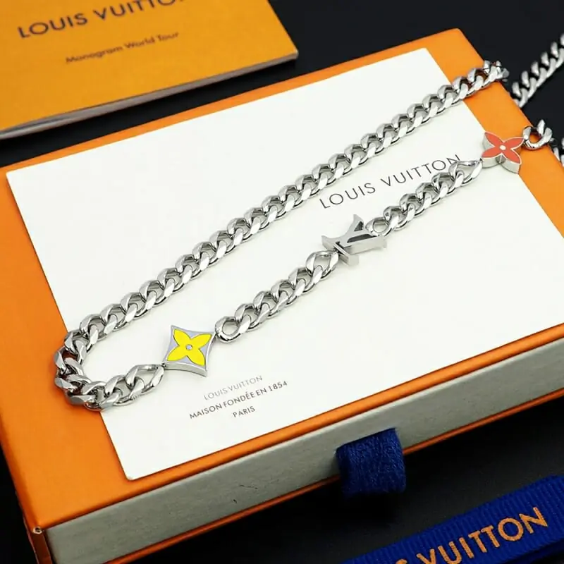 louis vuitton collier s_123a6604